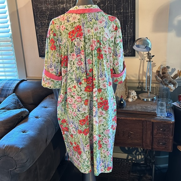 Vintage Models Coat by Swirl - Picture 2 of 12